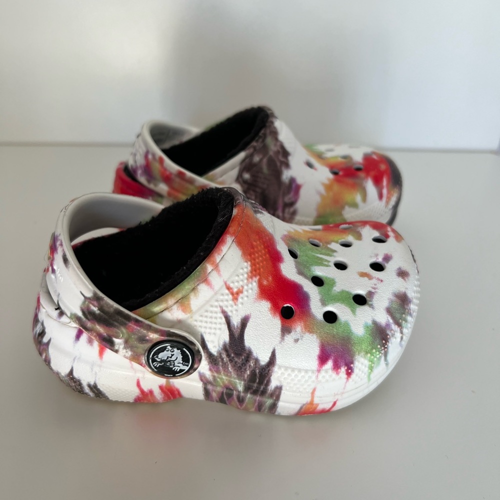 CROCS Toddler Fleece/Fur/Fuzzy lined shoes 5C